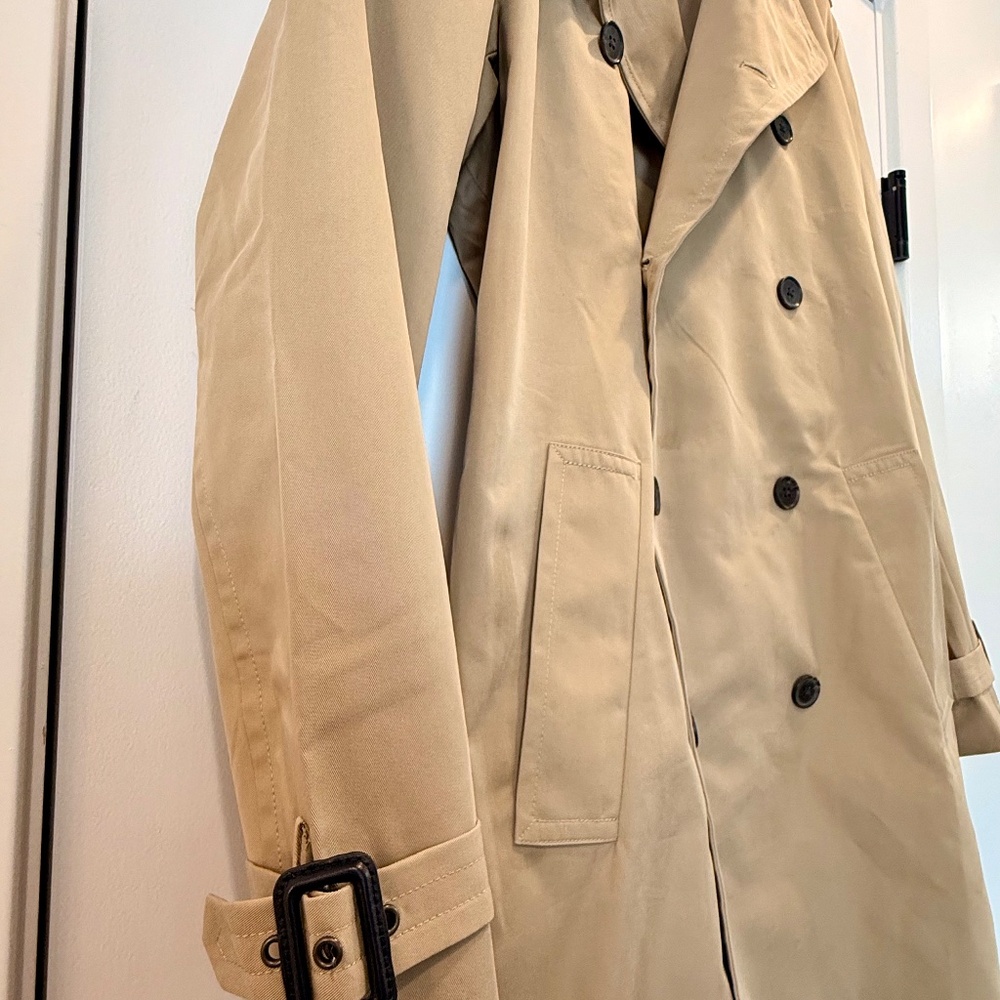 Brand New w tags!!! Banana Republic Mens Trench Coat. Khaki size L. Relaxed fit. - Picture 7 of 15